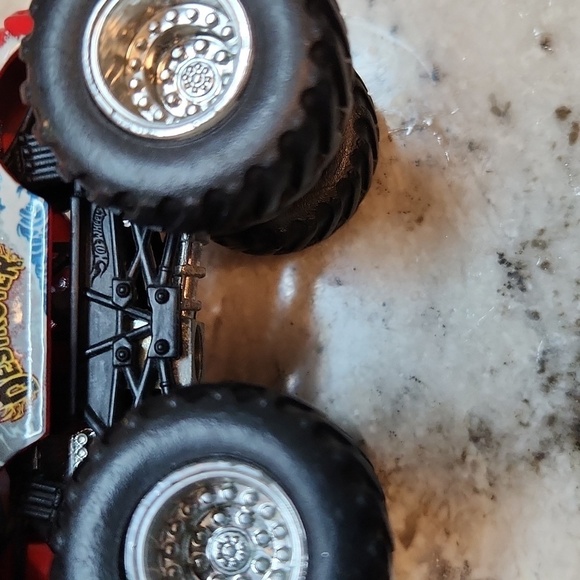 Dan Evans The Destroyer 4x4 1:64 scale Hotwheels truck monstertruck red - Picture 9 of 11